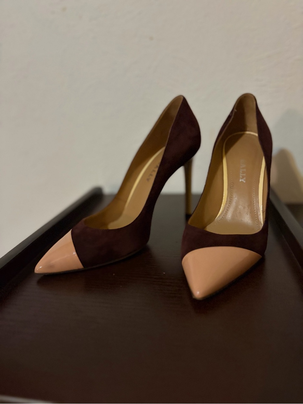 Bally Coraline Luxury Burgundy Suede Pumps 36 F Blush Toe Yellow Heel Italy